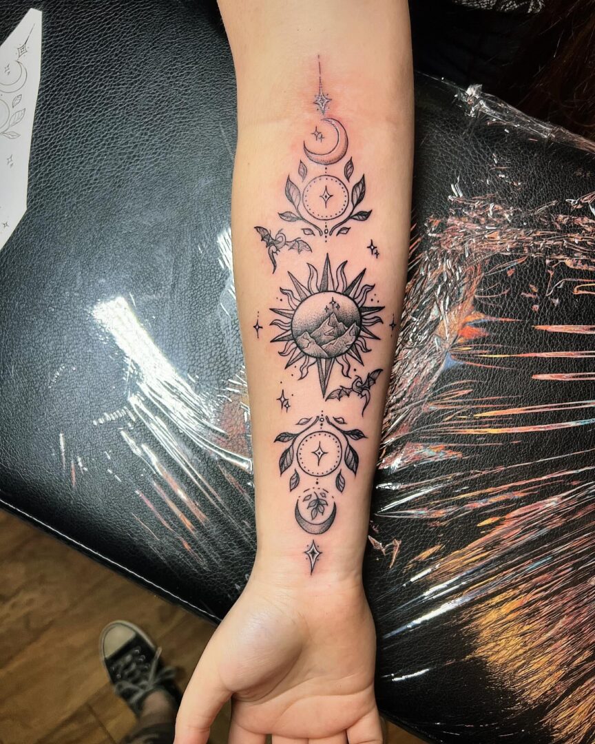 ACOTAR Tattoo Ideas Inked With Magic Meaning And Feyre s Fire acotar-tattoo-ideas-inked-with-magic-meaning-and-feyre-s-fire